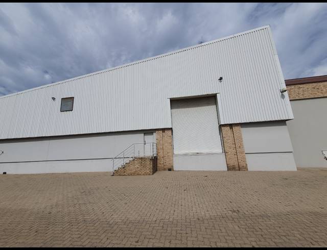 2,805M² WAREHOUSE TO LET IN ORMONDE